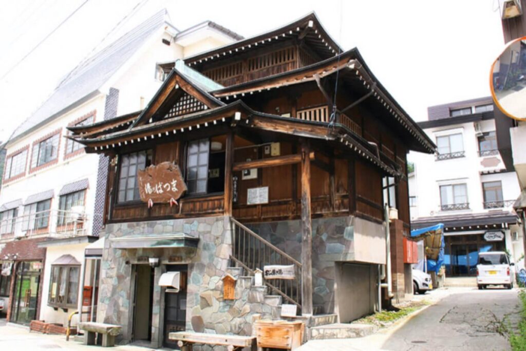 nozawa onsen hot springs matsuba-no-yu-onsen